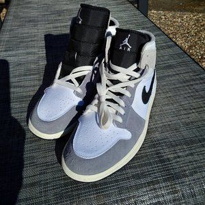Nike Air Jordan 1 Mid SE Craft